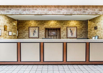 Executive Inn And Suites Enterprise Interior photo