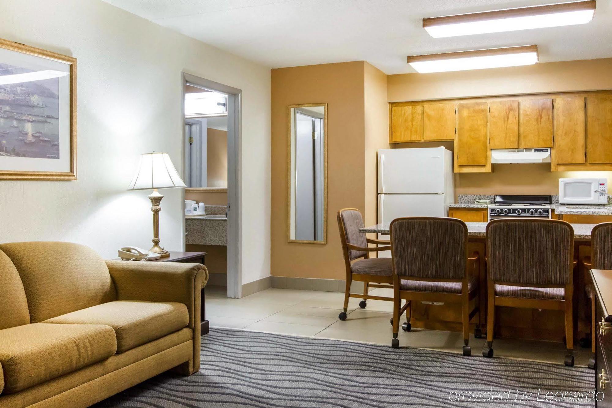 Executive Inn And Suites Enterprise Exterior photo